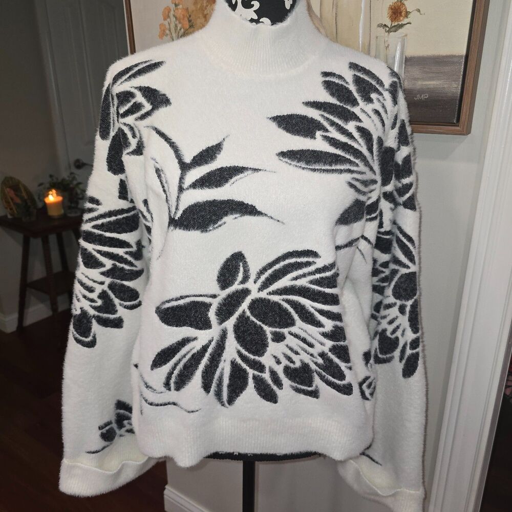 Belldini black floral winter‑white sweater — bold contrast botanical knit XL